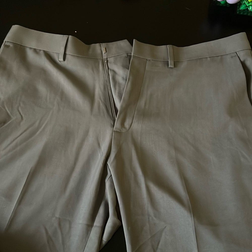 36 x 32 Haggar Pants (Straight Fit)